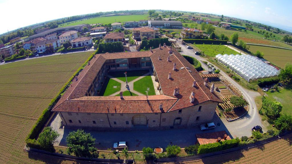 Corte Breda, Agriturismo Bed&Breakfast Chiari Exterior photo
